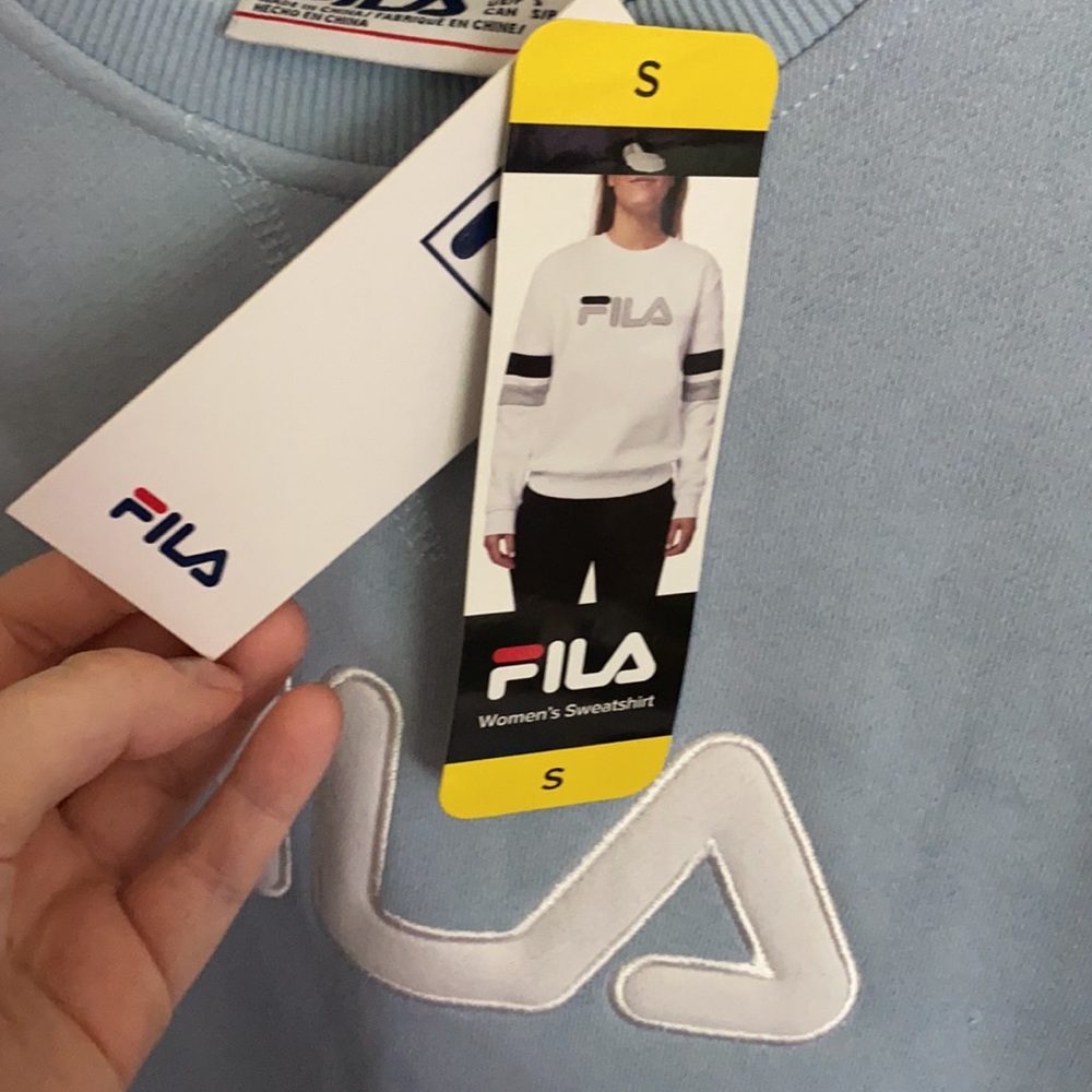 SOLD Baby blue Fila crew neck sweatshirt - Picture 4 of 5